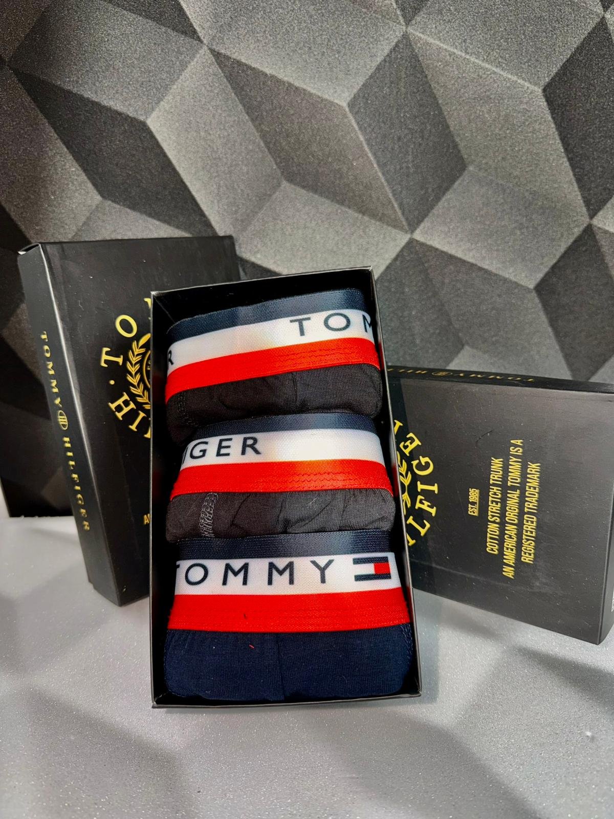 Tommy Hilfiger — Men's Boxer Briefs 3-Pack Gift Box