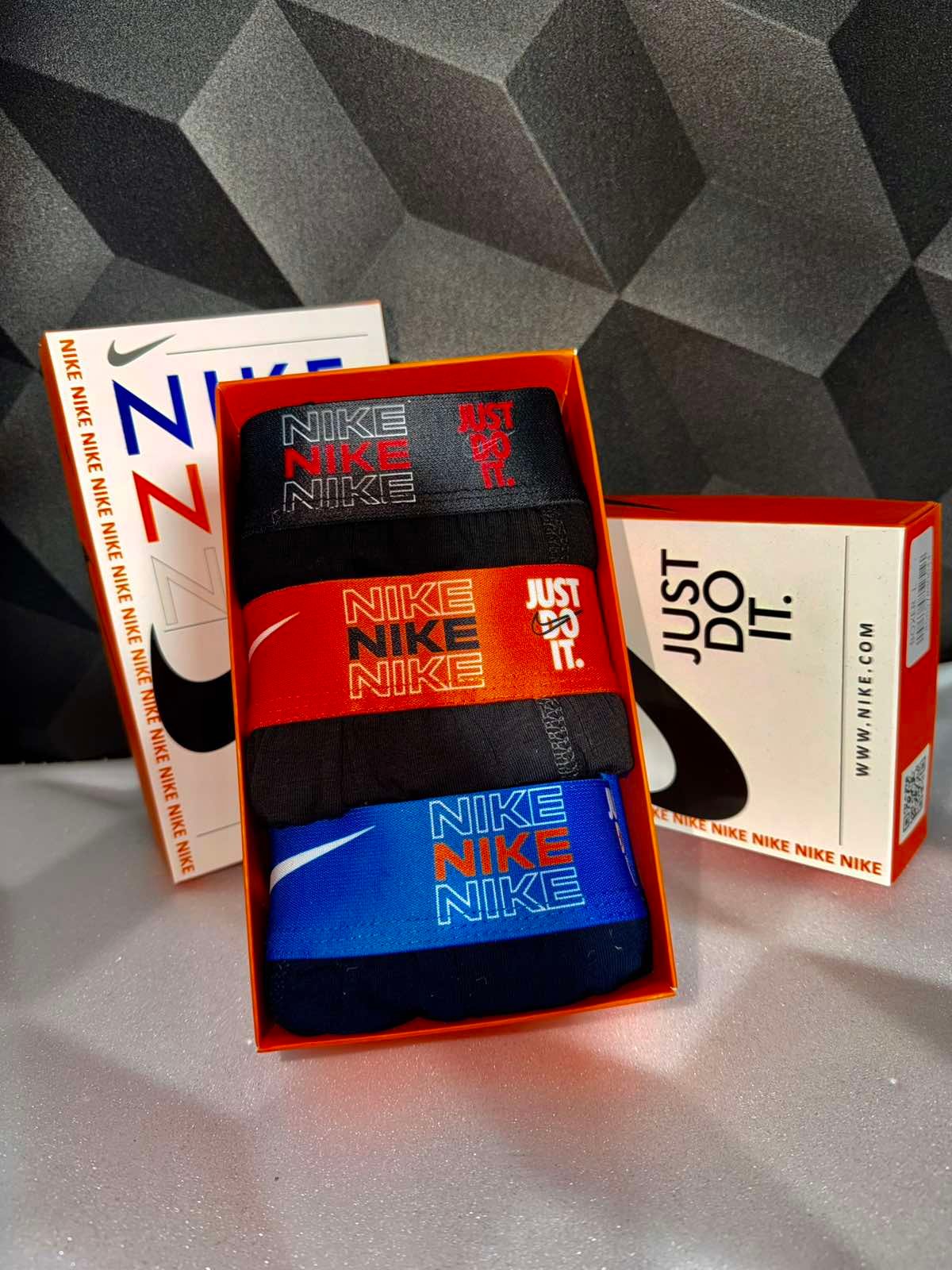 Nike — Men's Boxer Briefs 3-Pack Gift Box