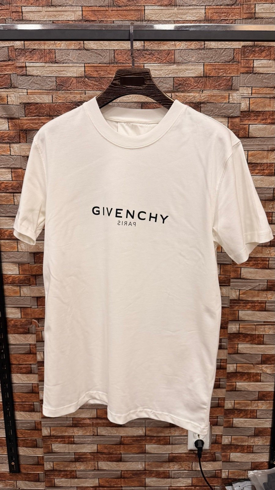 GIVENCHY T-Shirt - Image 2